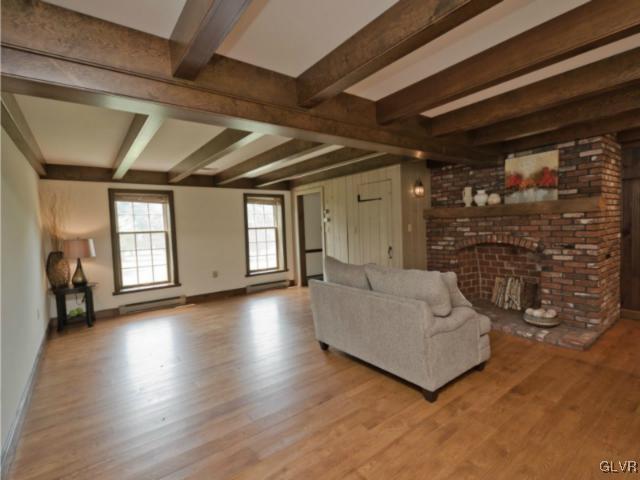 2445 Fox Run Riegelsville, PA 18077 - Photo 6 of 15 Gallery Image 6