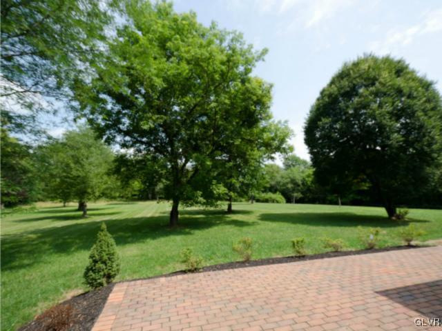 2445 Fox Run Riegelsville, PA 18077 - Photo 10 of 15 Gallery Image 10