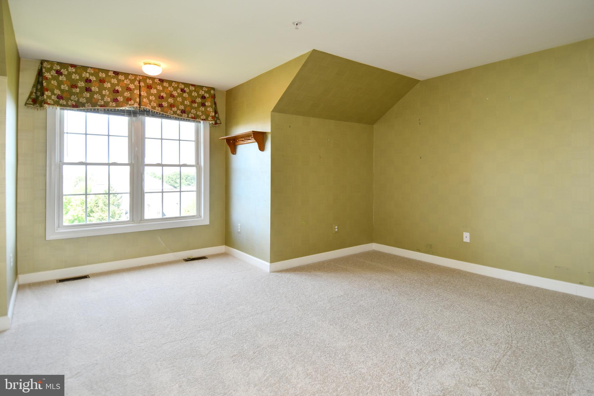 589 Cedar Spring Street Gaithersburg, MD 20877 - Photo 30 of 43 Third Bedroom