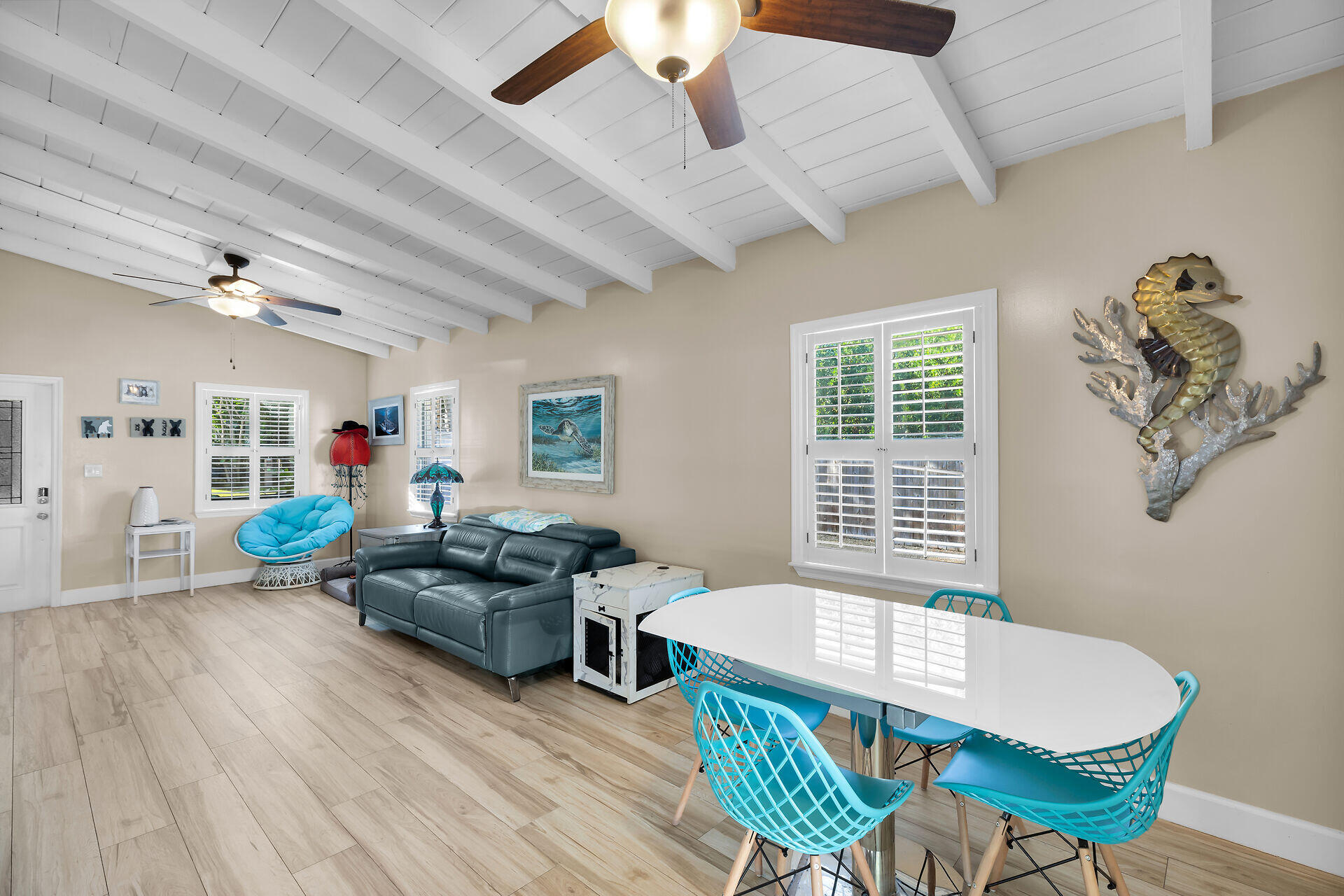 28 Tarpon Avenue Key Largo, FL 33037 - Photo 16 of 42 a living room with furniture and a window