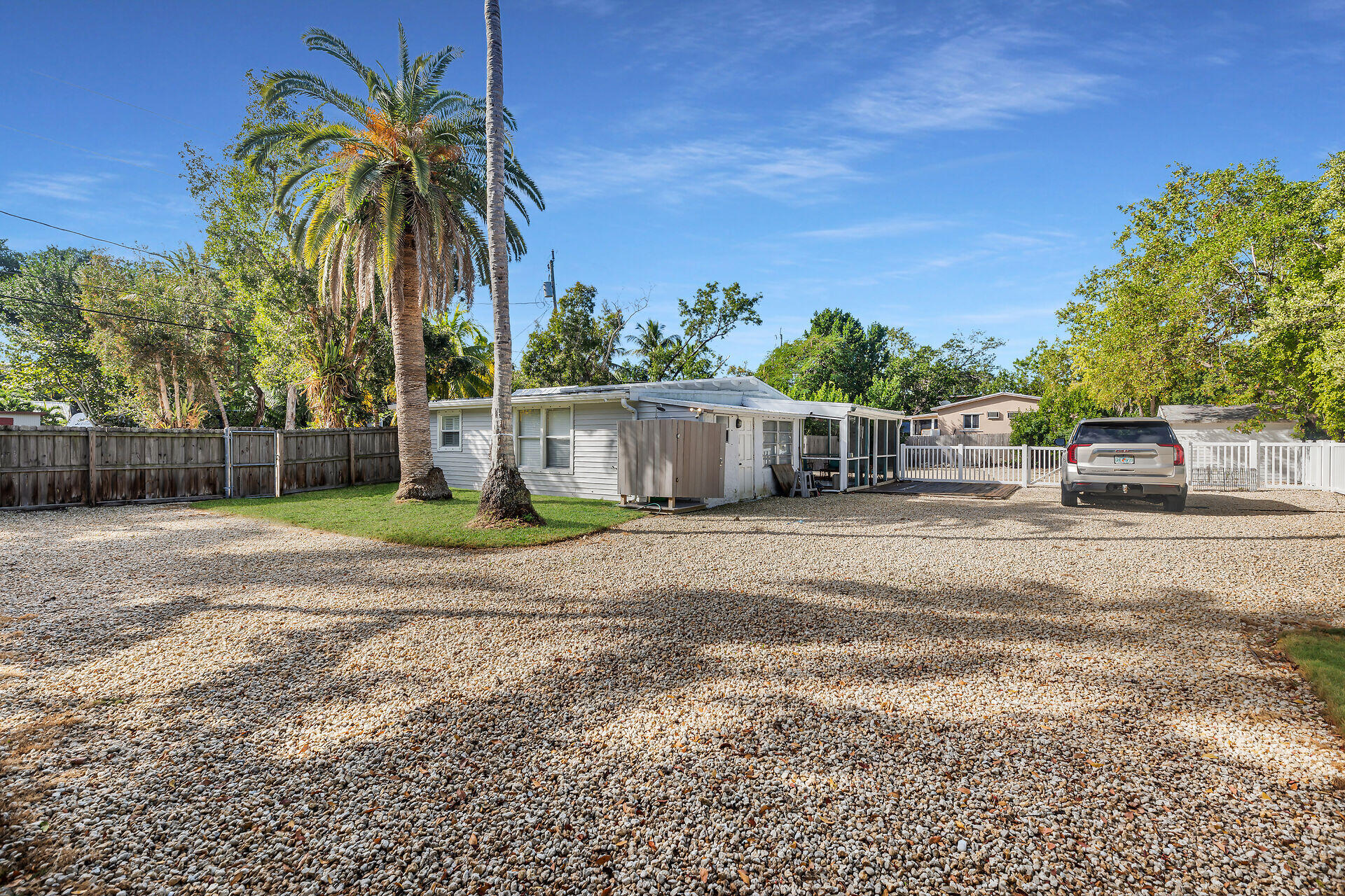 28 Tarpon Avenue Key Largo, FL 33037 - Photo 33 of 42 a view of a yard with a house