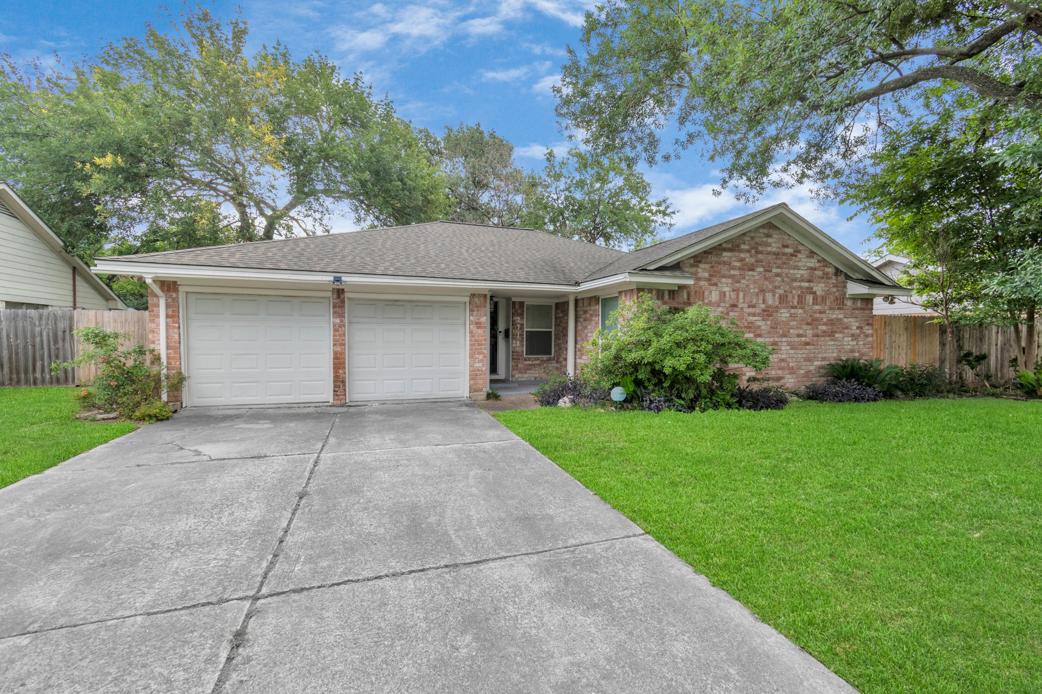 2718 Lazy Spring Drive Houston, TX 77080 - Photo 2 of 32 Welcome to 2718 Lazy Spring Dr. Book your showing today!