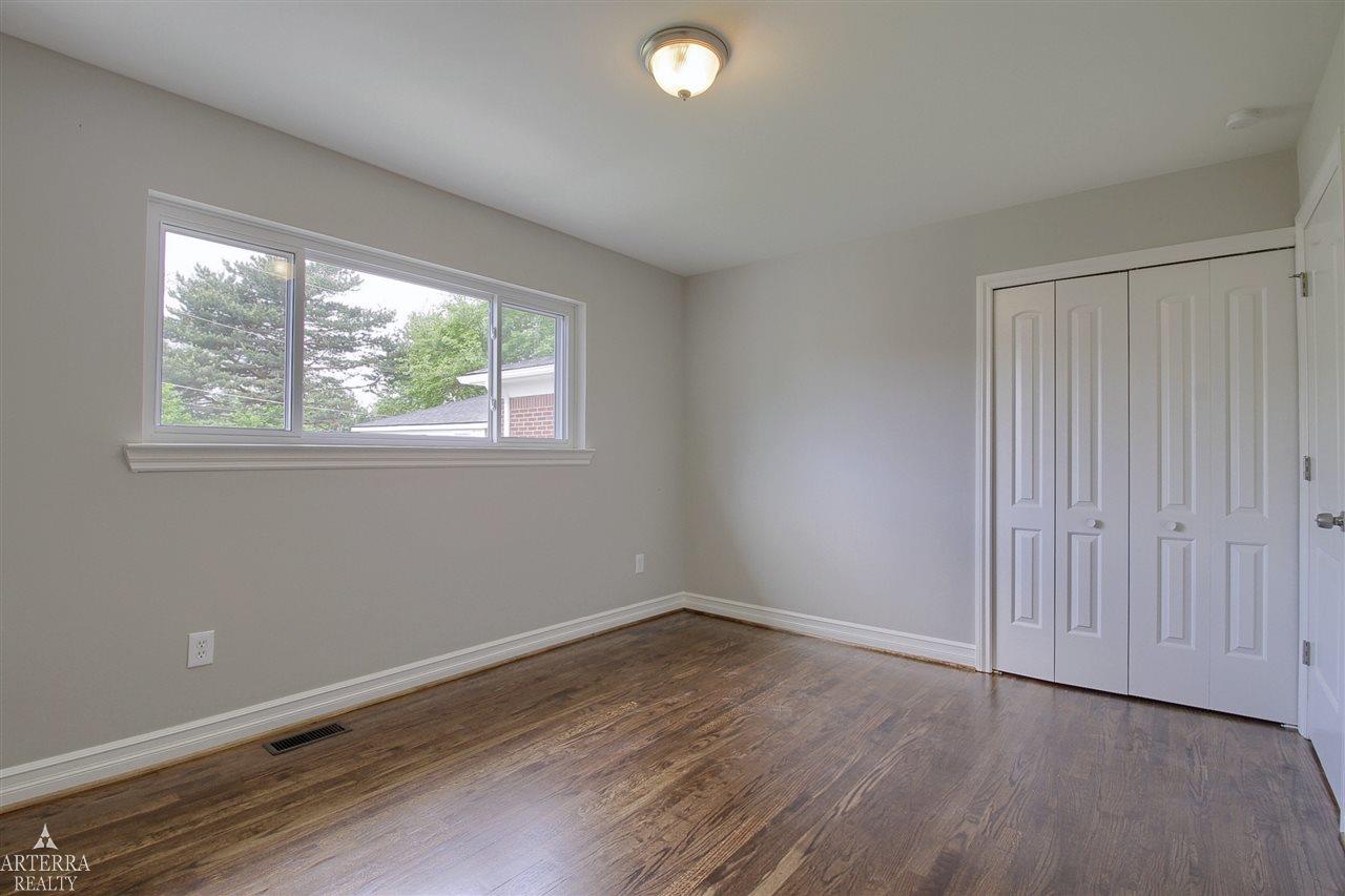 30323 Hayes Road Warren, MI 48088 - Photo 17 of 29 31320892-16.JPG