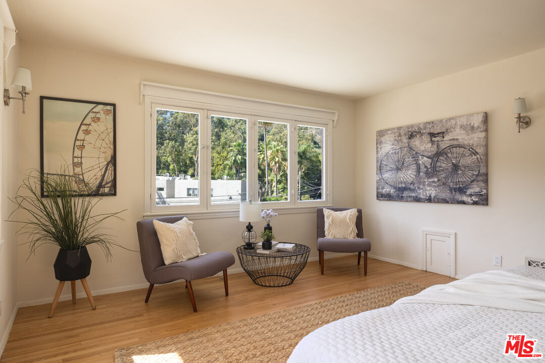 2136 Benedict Canyon Drive Beverly Hills, CA 90210 - Photo 14 of 23