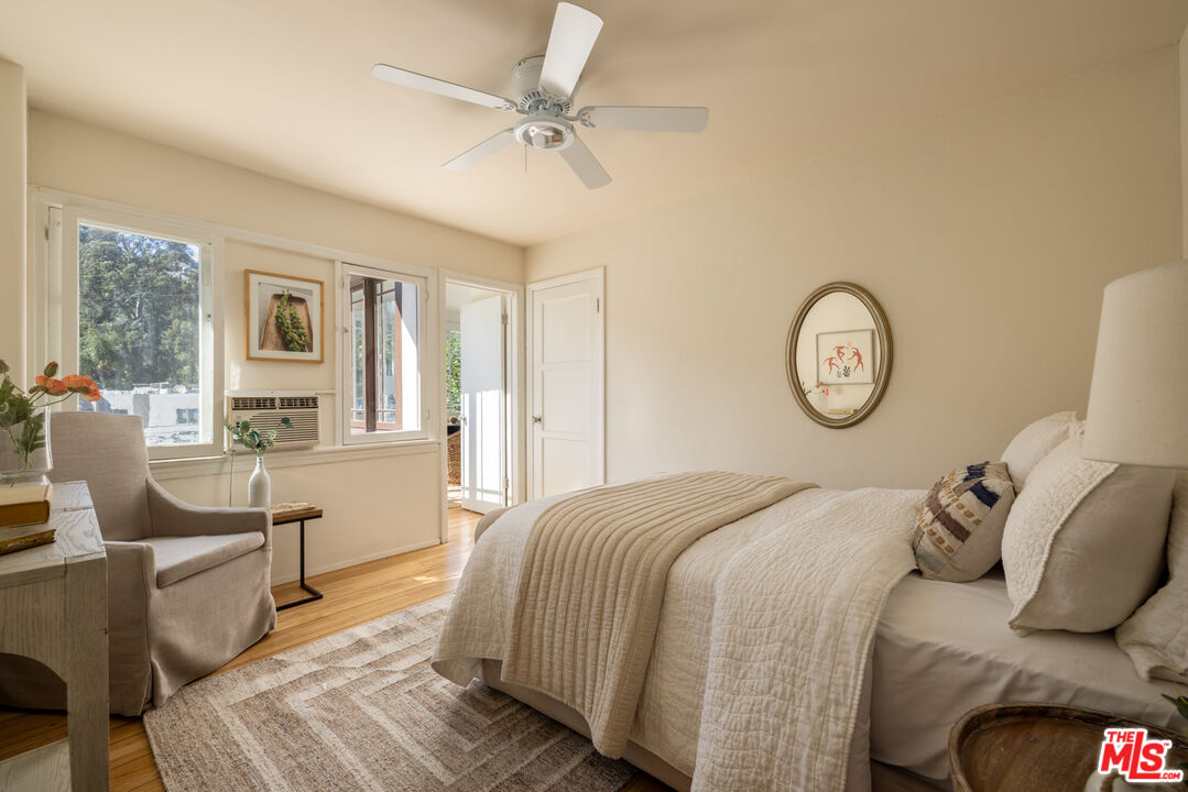 2136 Benedict Canyon Drive Beverly Hills, CA 90210 - Photo 16 of 23