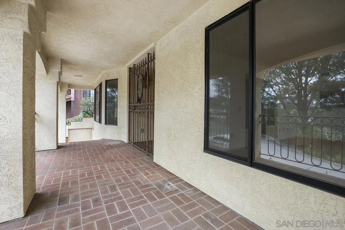 3130 Goldfinch Street San Diego, CA 92103 - Photo 10 of 59