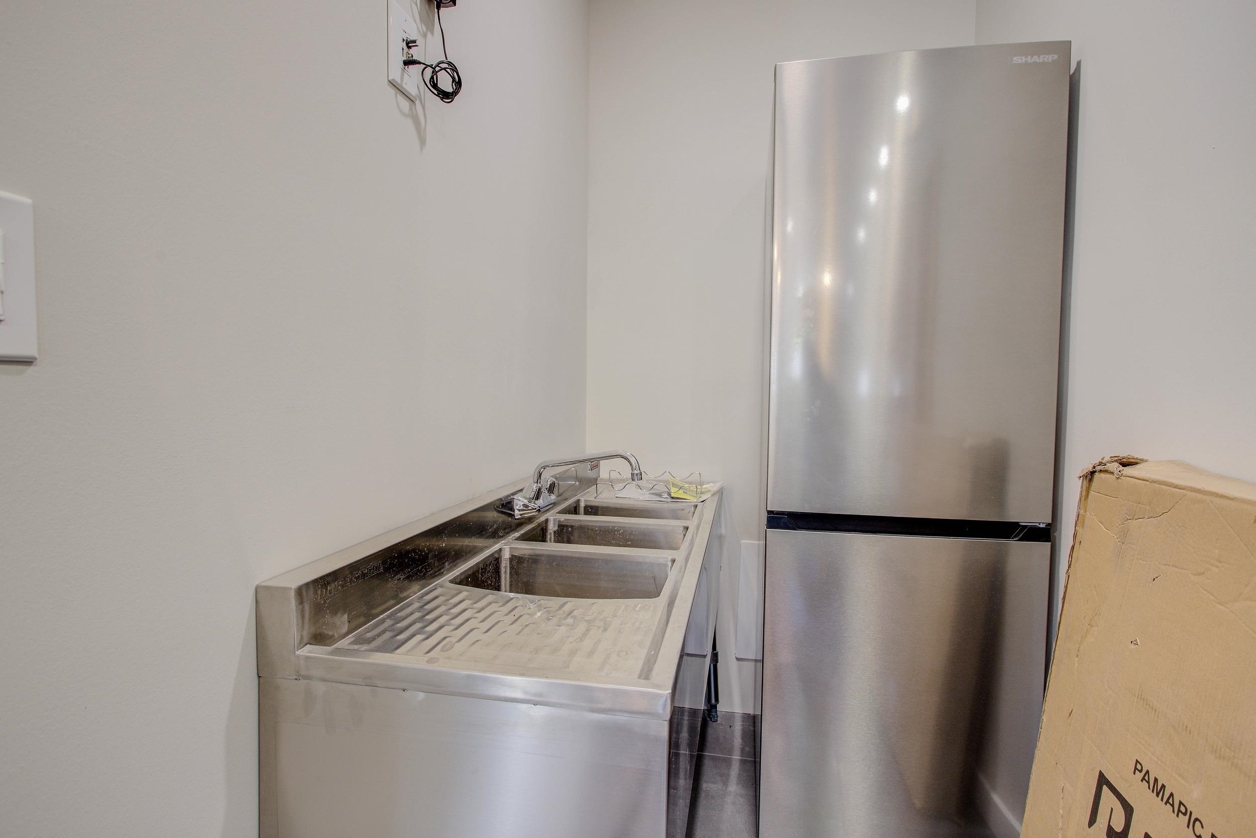 29 Cuna Street St. Augustine, FL 32084 - Photo 24 of 69 a close view of a utility room with dryer and washer