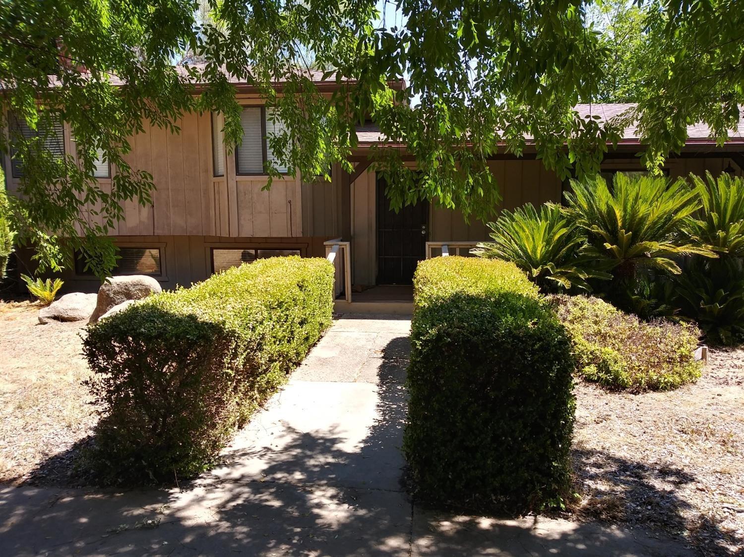 19415 Deane Drive Madera, CA 93638 - Photo 2 of 17