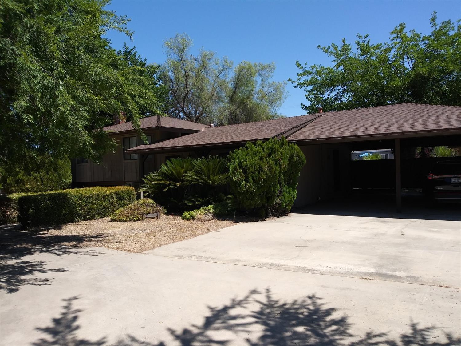 19415 Deane Drive Madera, CA 93638 - Photo 4 of 17