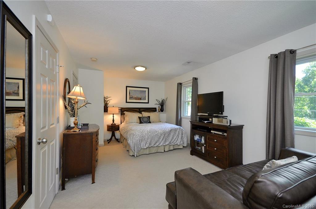 24 Graystone Road Asheville, NC 28804 - Photo 13 of 19 Gallery Image 13
