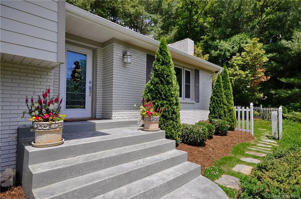 24 Graystone Road Asheville, NC 28804 - Photo 3 of 19 Gallery Image 3