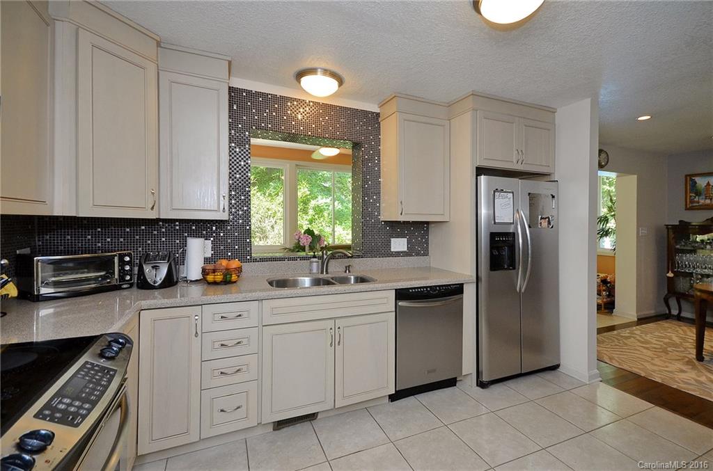 24 Graystone Road Asheville, NC 28804 - Photo 8 of 19 Gallery Image 8