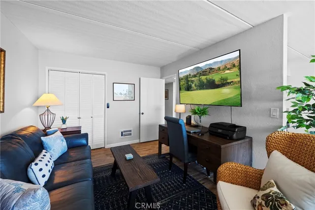 $1,299,990 | 405 Avenida Granada, Unit 212, San Clemente, CA 92672