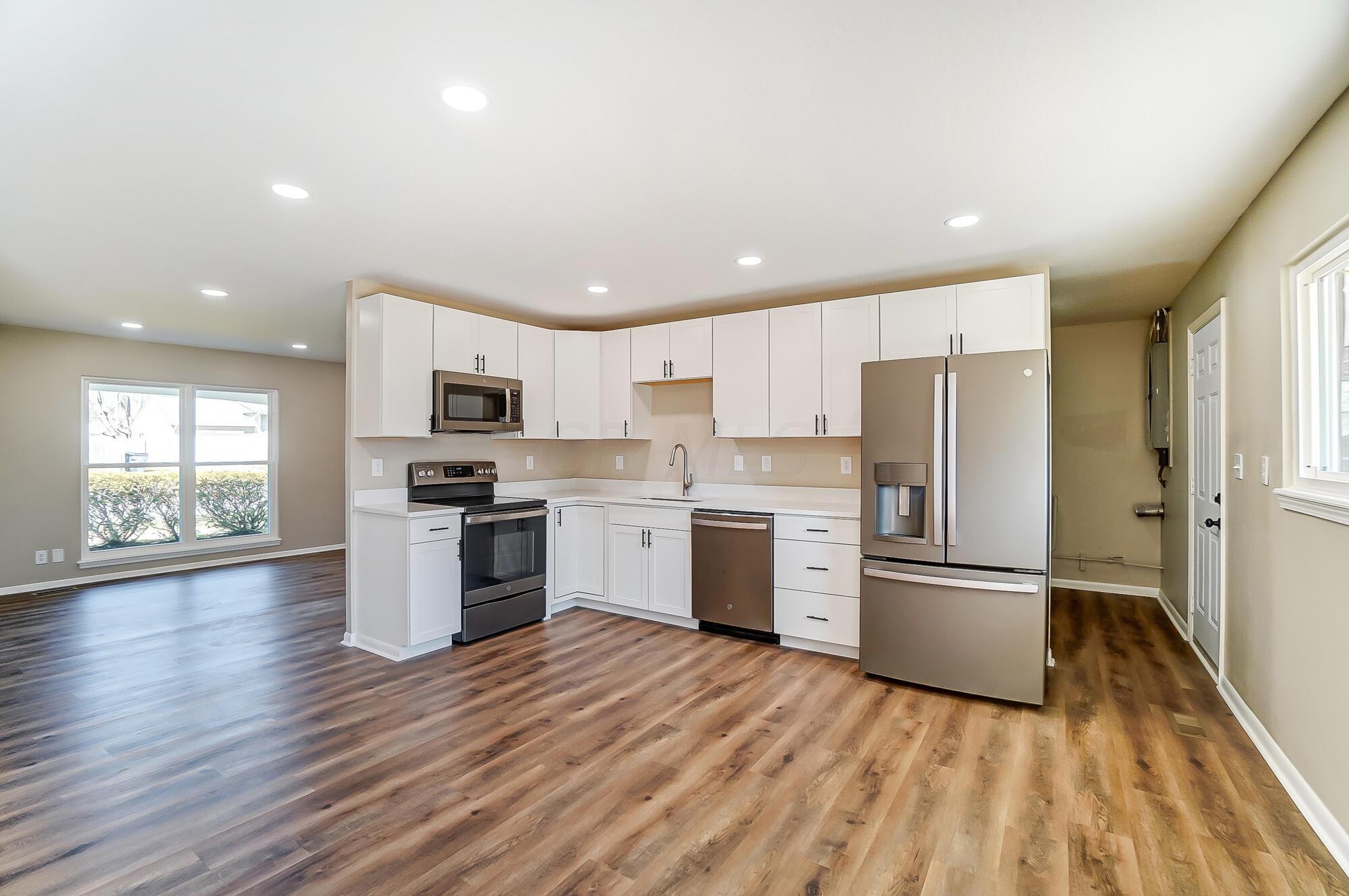 334 Regents Road Gahanna, OH 43230 - Photo 8 of 29 013