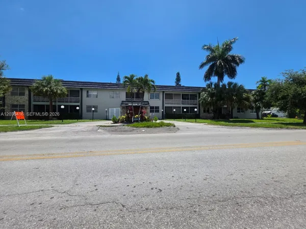 $130,000 | 13101 Memorial Highway, Unit 201, Miami, FL 33161