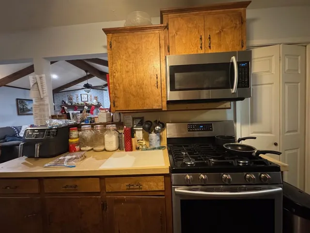 $220,000 | 817 South Bell Street, Hamilton, TX 76531