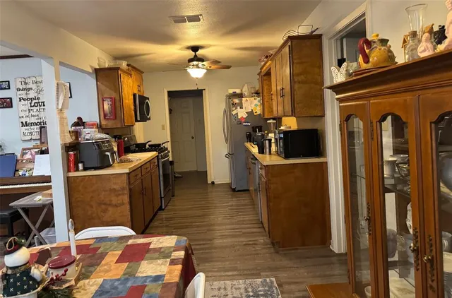 $220,000 | 817 South Bell Street, Hamilton, TX 76531