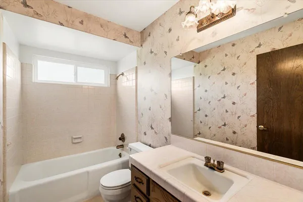 $899,900 | 22082 Oleander Avenue, Manteca, CA 95337