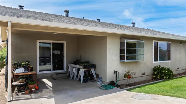 $899,900 | 22082 Oleander Avenue, Manteca, CA 95337