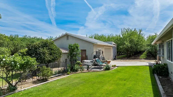 $899,900 | 22082 Oleander Avenue, Manteca, CA 95337