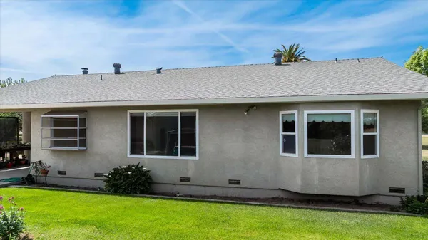 $899,900 | 22082 Oleander Avenue, Manteca, CA 95337