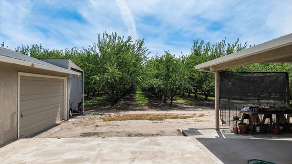 $899,900 | 22082 Oleander Avenue, Manteca, CA 95337
