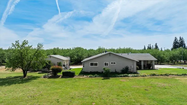 $899,900 | 22082 Oleander Avenue, Manteca, CA 95337