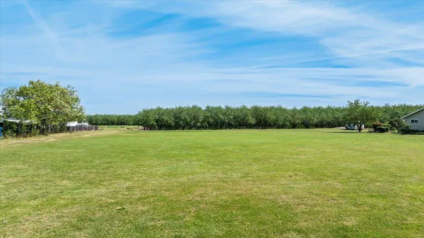 $899,900 | 22082 Oleander Avenue, Manteca, CA 95337