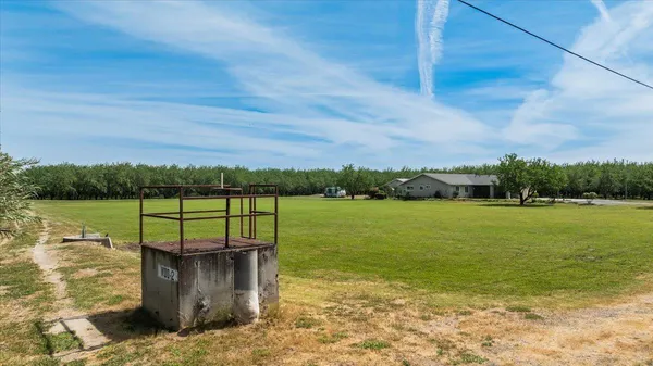 $899,900 | 22082 Oleander Avenue, Manteca, CA 95337