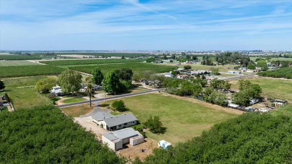 $899,900 | 22082 Oleander Avenue, Manteca, CA 95337