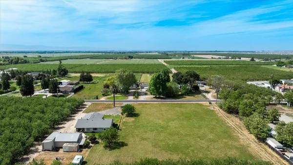 $899,900 | 22082 Oleander Avenue, Manteca, CA 95337