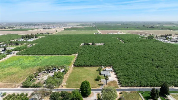 $899,900 | 22082 Oleander Avenue, Manteca, CA 95337