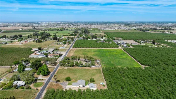 $899,900 | 22082 Oleander Avenue, Manteca, CA 95337
