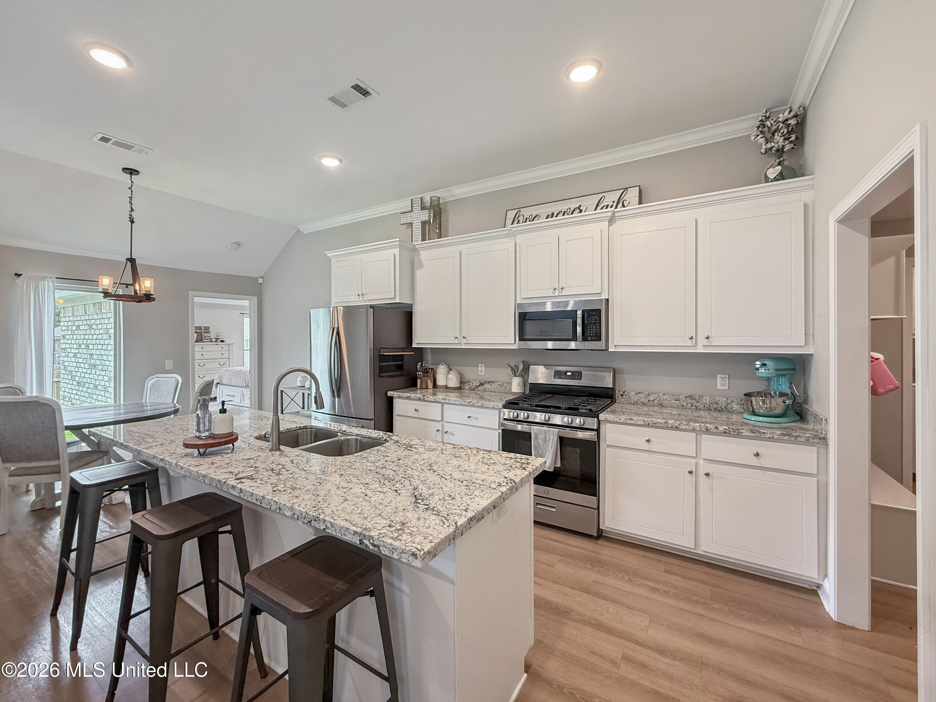 708 Silver Bend Pearl, MS 39208 - Photo 8 of 23 a43166958f75c6ee909a62a5141fcf8cf616a6c1