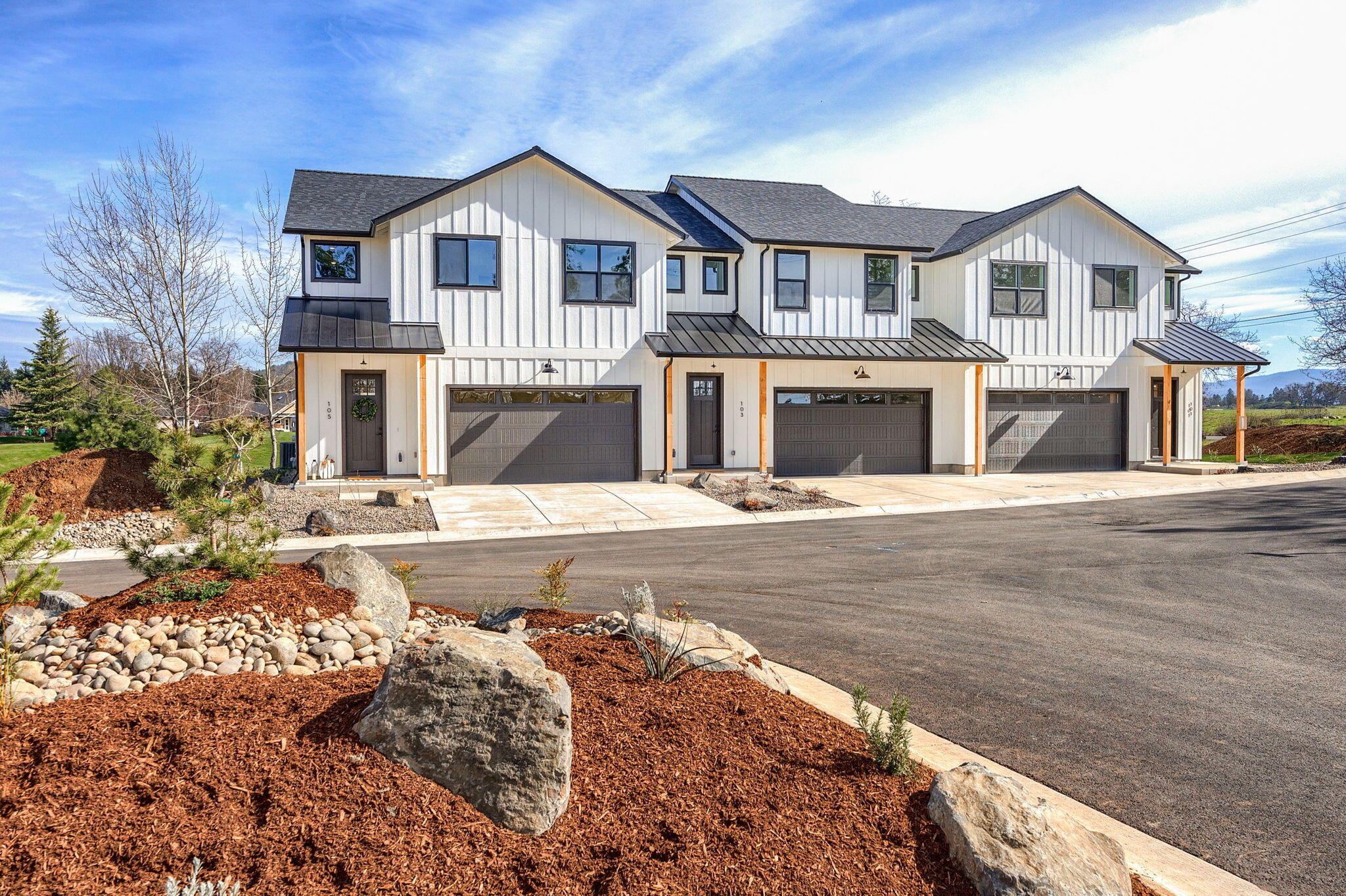 103 Golf View Drive Eagle Point, OR 97524 - Photo 1 of 41 Apx103GV2 (1)