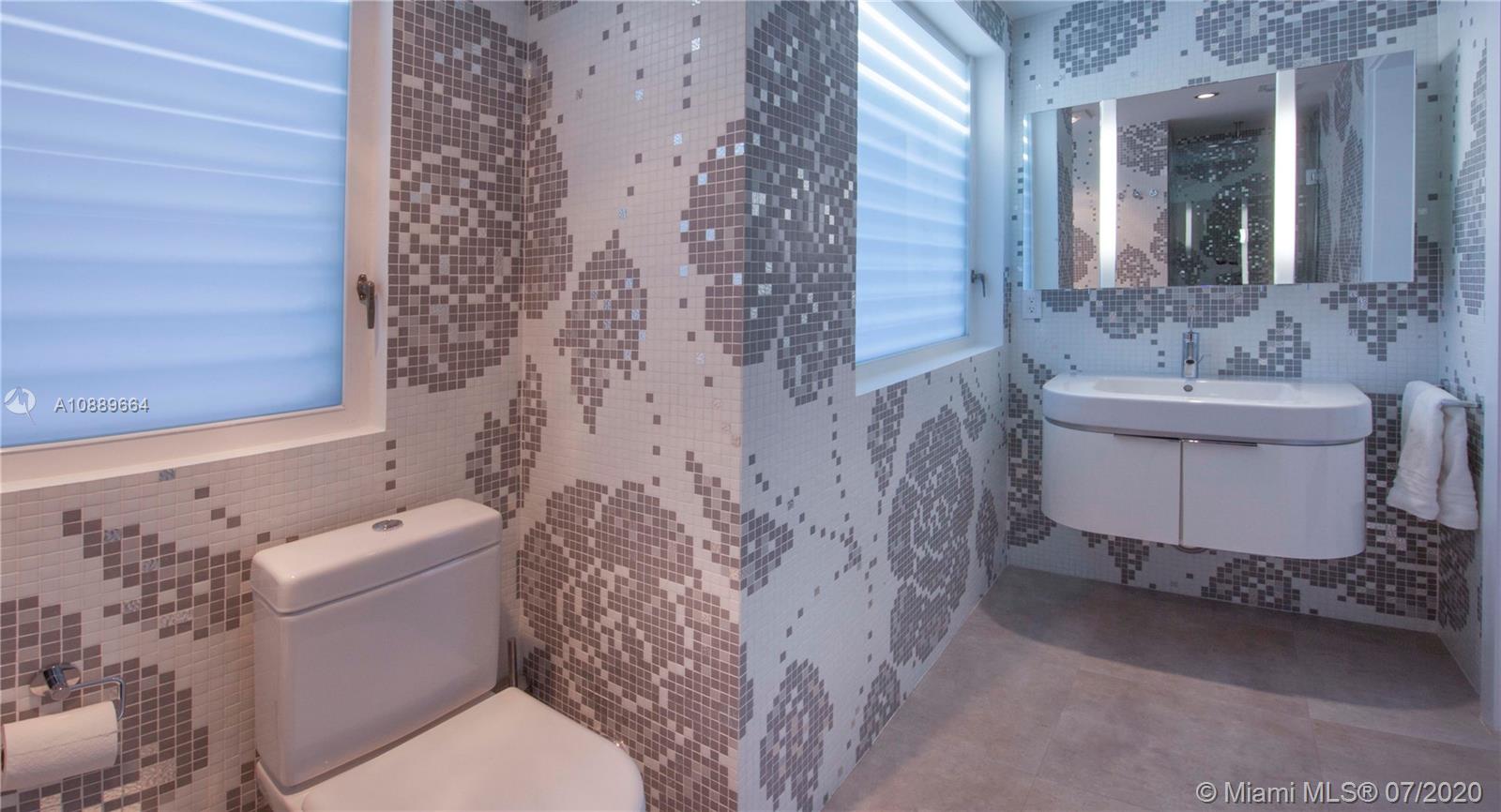 124 11th Street Miami Beach, FL 33139 - Photo 12 of 20