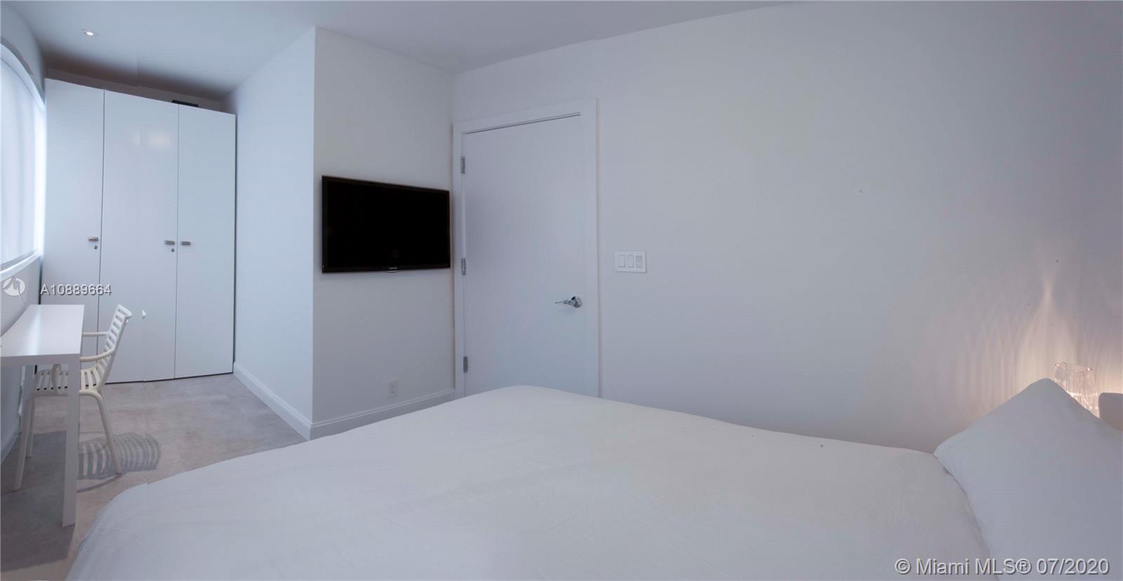 124 11th Street Miami Beach, FL 33139 - Photo 13 of 20