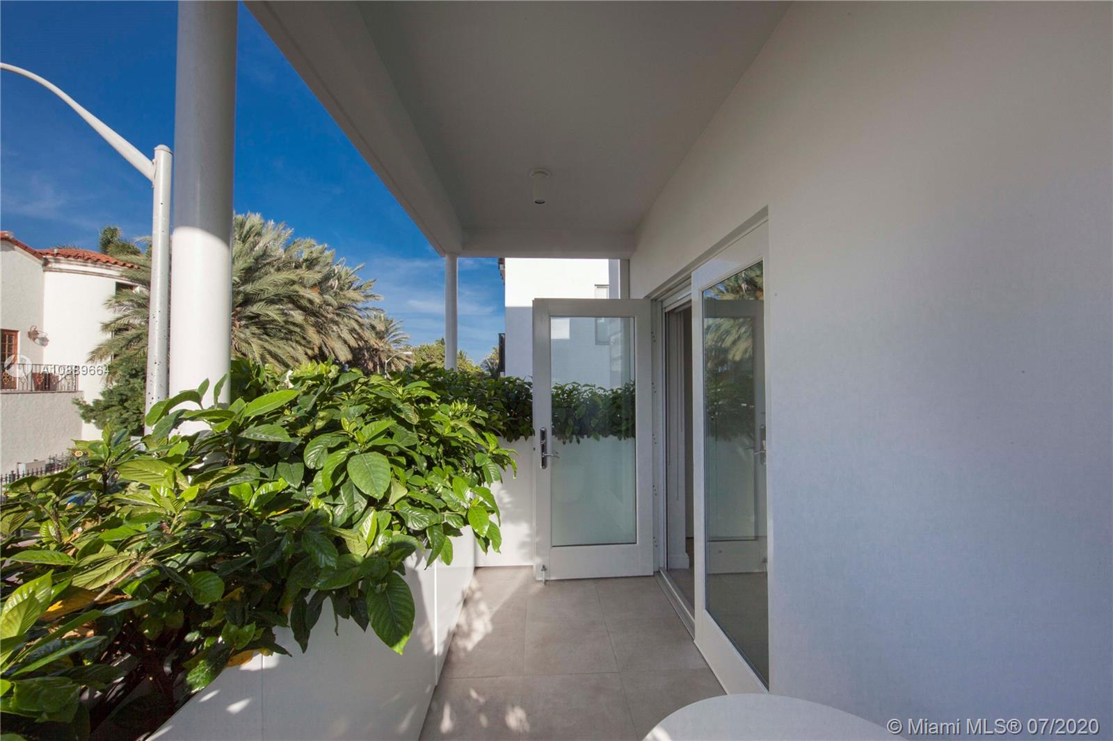 124 11th Street Miami Beach, FL 33139 - Photo 8 of 20