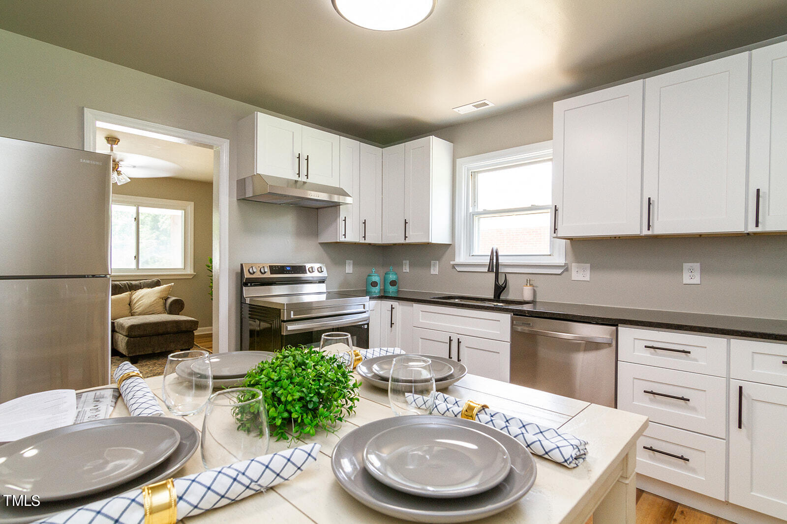 716 Bailey Drive Raleigh, NC 27610 - Photo 9 of 20 Kitchen