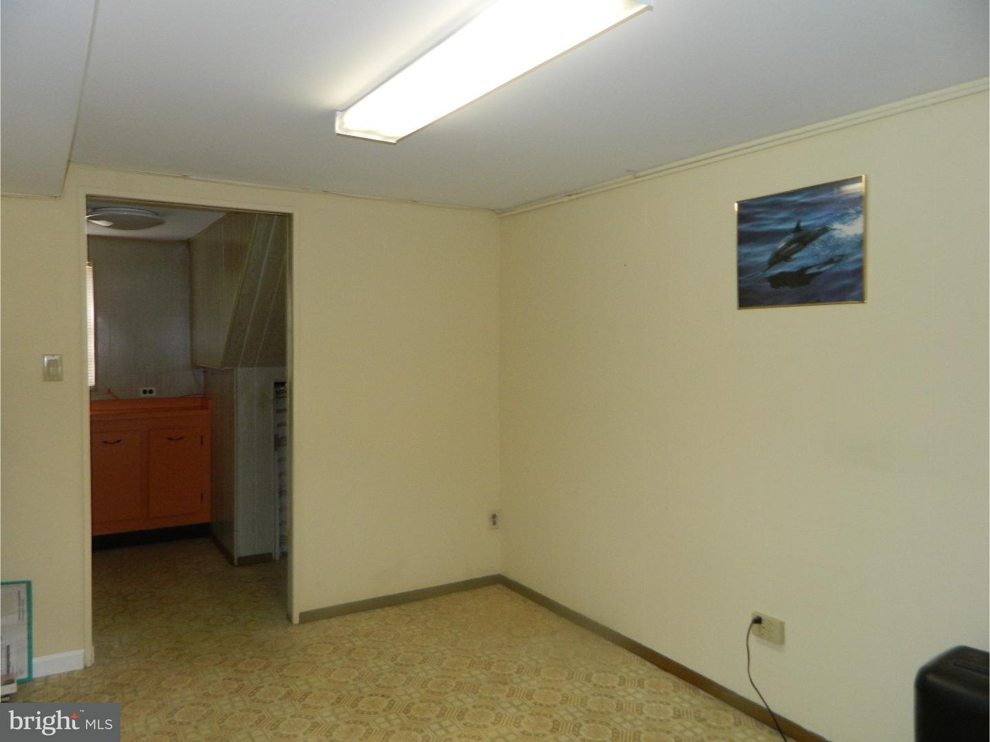 10828 Rayland Road Philadelphia, PA 19154 - Photo 11 of 16 Gallery Image 11