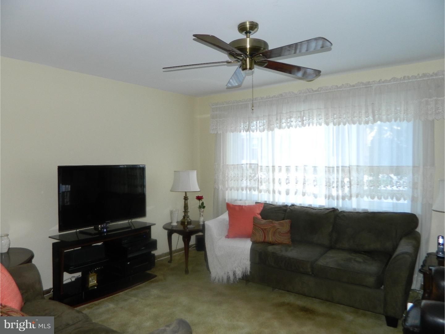 10828 Rayland Road Philadelphia, PA 19154 - Photo 13 of 16 Gallery Image 13