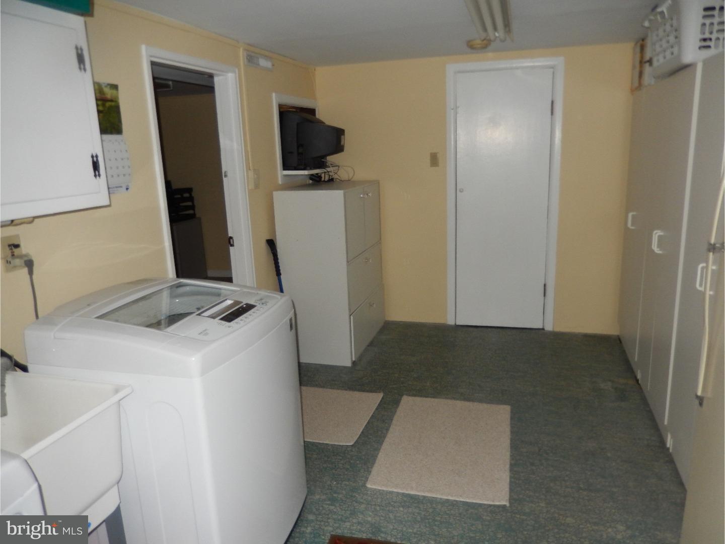 10828 Rayland Road Philadelphia, PA 19154 - Photo 14 of 16 Gallery Image 14