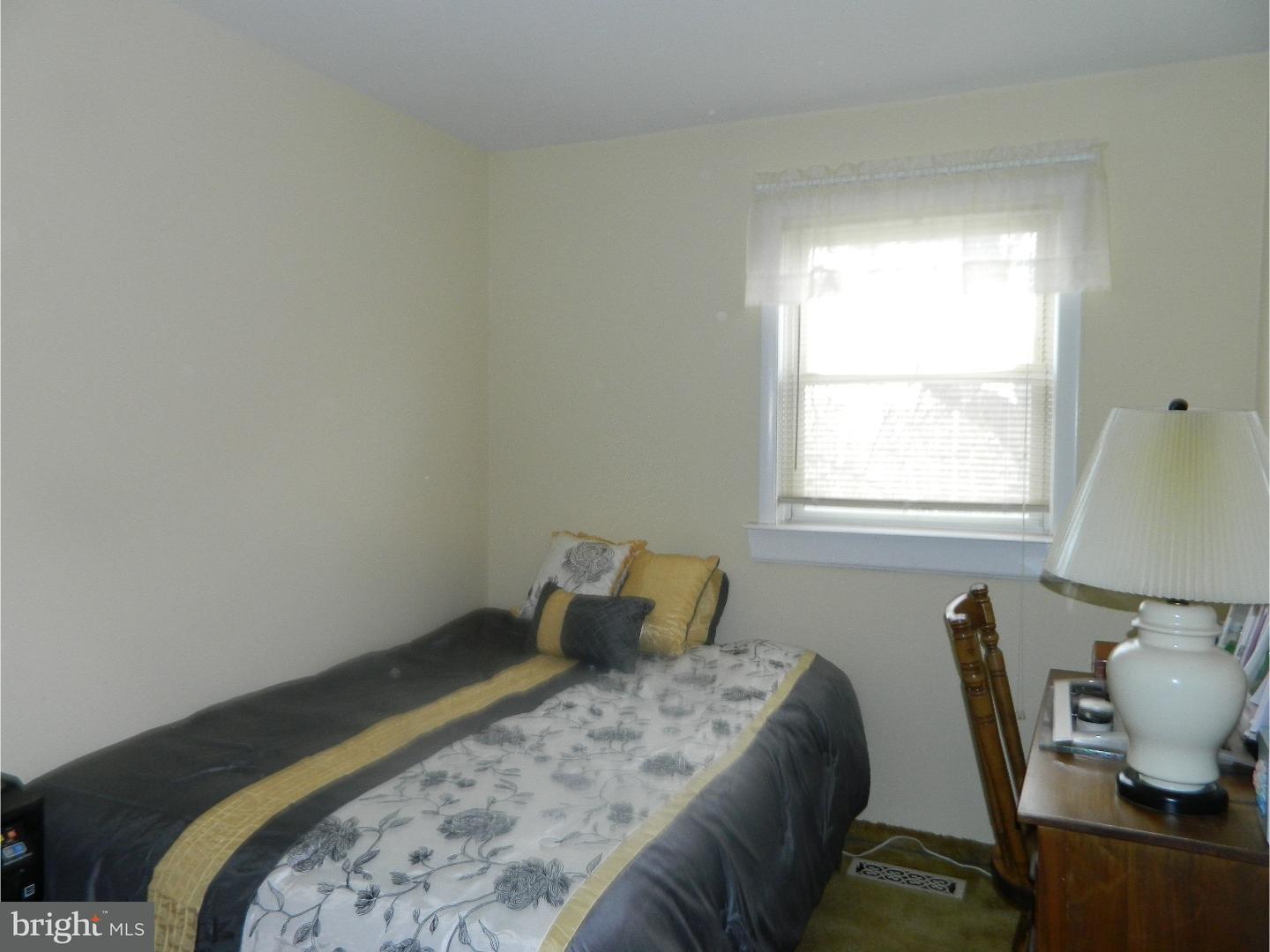 10828 Rayland Road Philadelphia, PA 19154 - Photo 4 of 16 Gallery Image 4