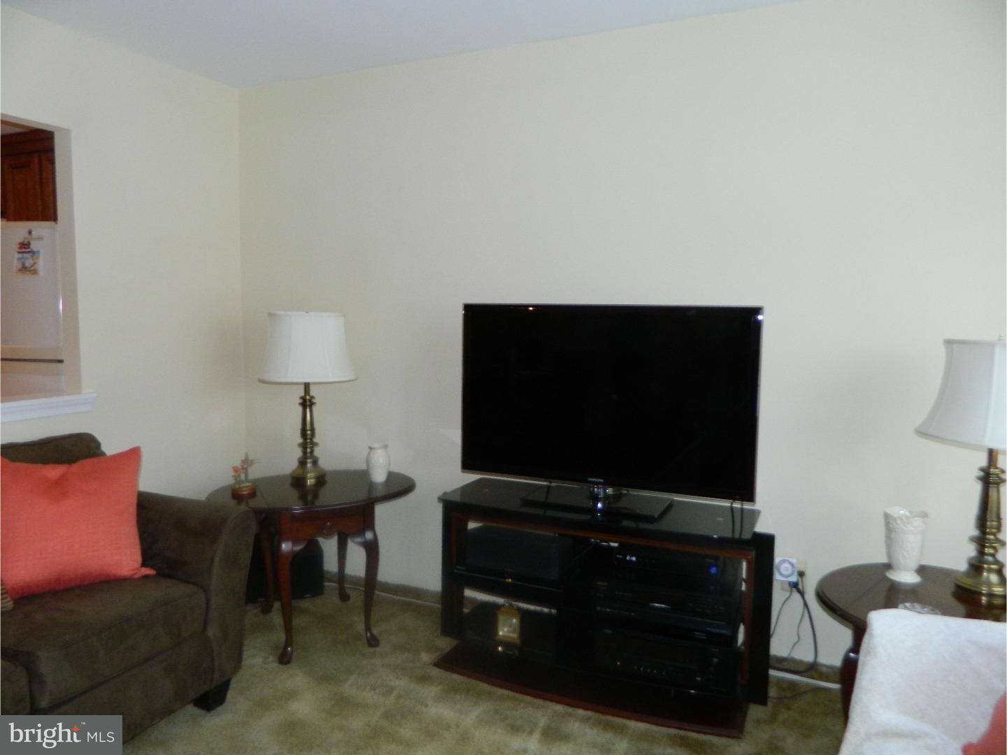 10828 Rayland Road Philadelphia, PA 19154 - Photo 6 of 16 Gallery Image 6