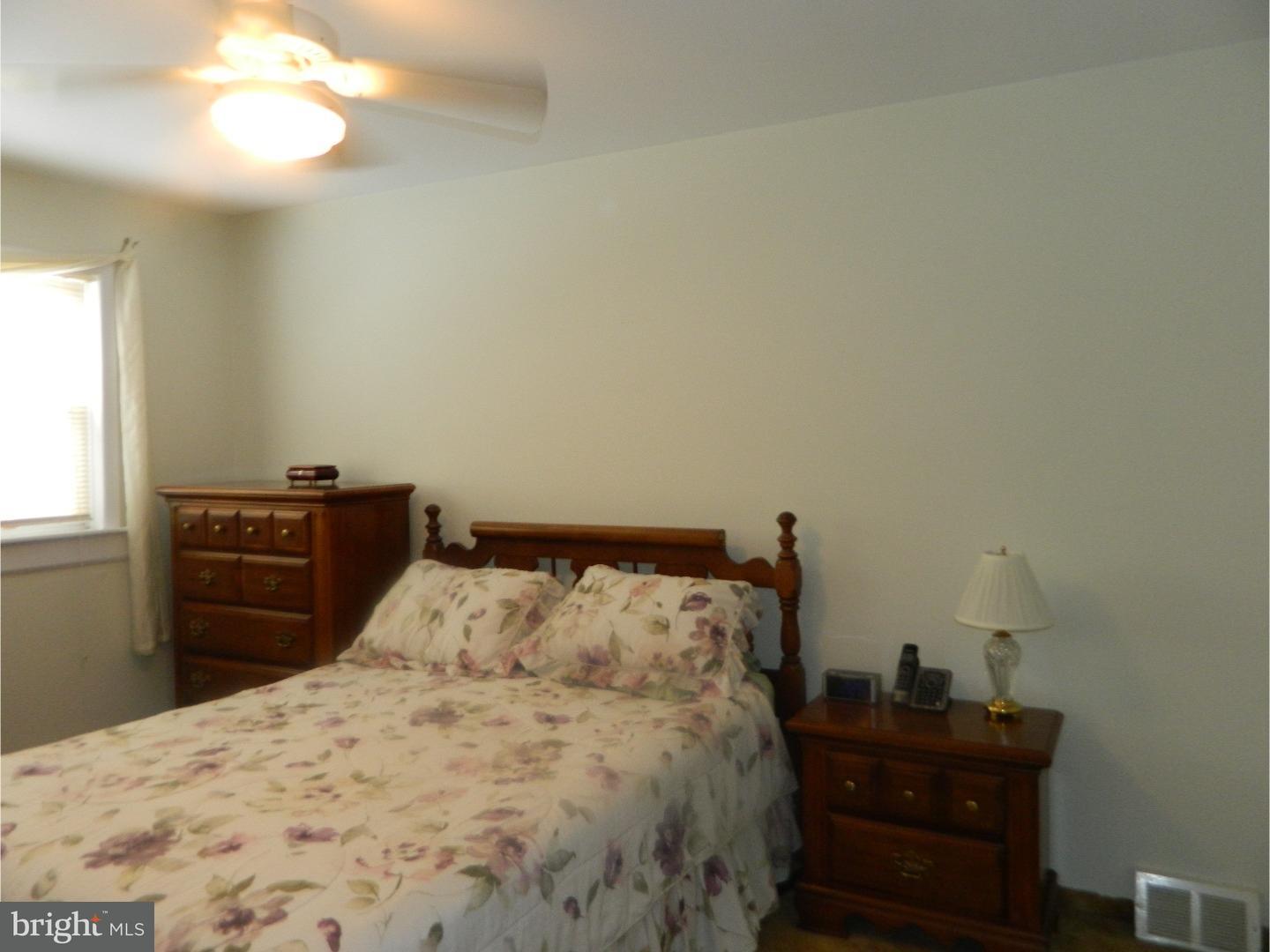 10828 Rayland Road Philadelphia, PA 19154 - Photo 8 of 16 Gallery Image 8