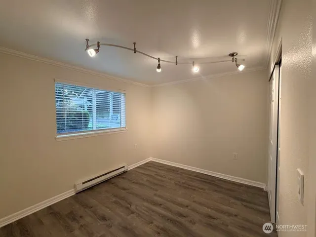 $2,600 | 4316 West Lake Sammamish Parkway Southeast, Unit H104, Issaquah, WA 98027