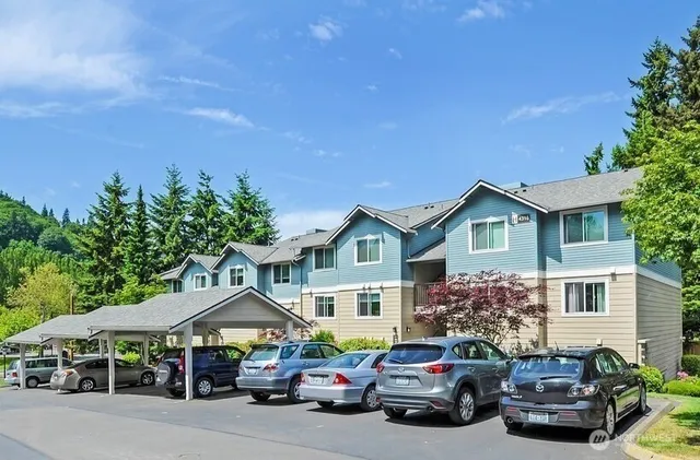$2,600 | 4316 West Lake Sammamish Parkway Southeast, Unit H104, Issaquah, WA 98027