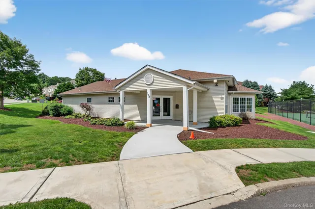 $310,000 | 307 Gazebo Court, New Windsor, NY 12553