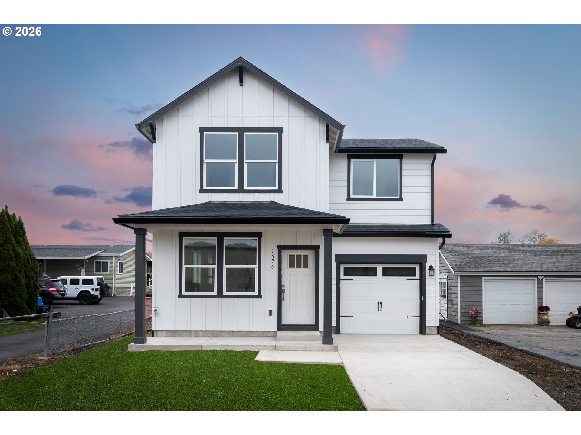 1676 Tucker Road Hood River, OR 97031 - Photo 1 of 12