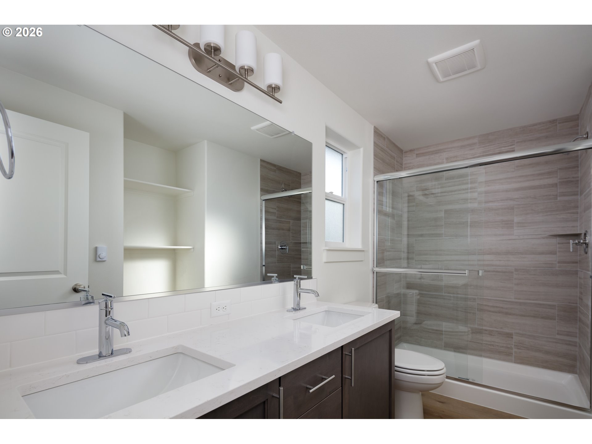 1676 Tucker Road Hood River, OR 97031 - Photo 7 of 12